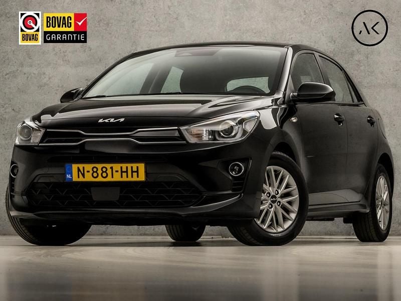 Zwart Gebruikt 2021 Kia Rio Hatchback | € 15.445 (Goede deal) - Afbeelding 1/4