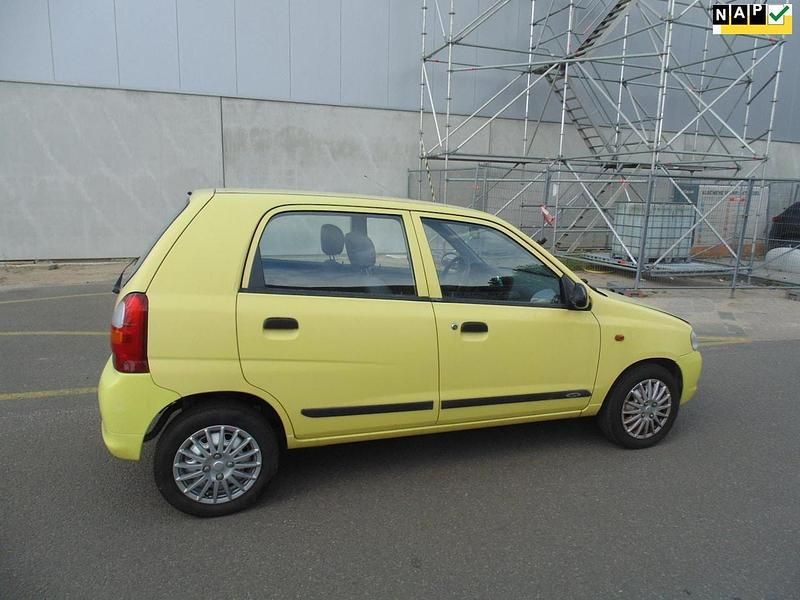 Geel Occasion 2004 Suzuki Alto Hatchback | € 1.499 (Eerlijke prijs) - Afbeelding 1/4