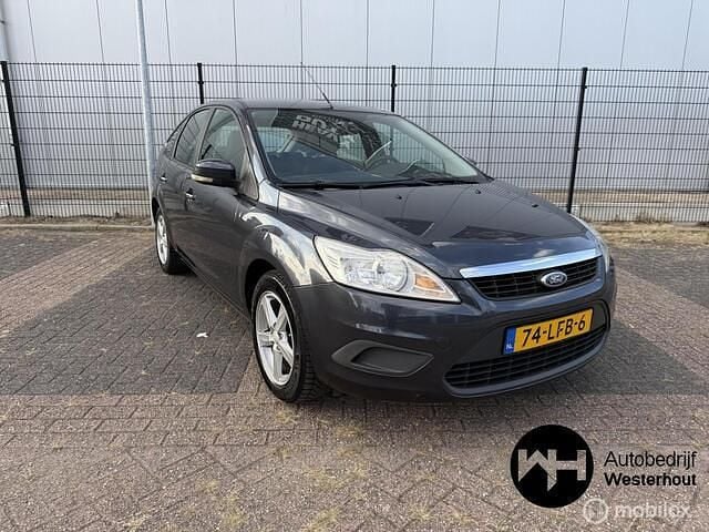 Grijs Gebruikt 2010 Ford Focus Trend Hatchback | € 2.795 (Eerlijke prijs) - Afbeelding 1/4
