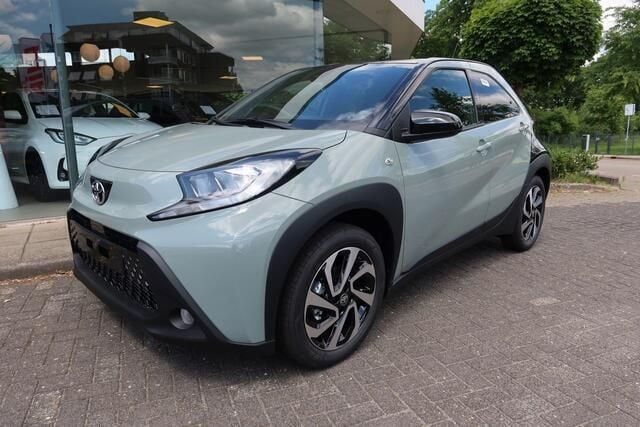 Groen Nieuw 2025 Toyota Aygo Pulse Hatchback | € 21.900 (Eerlijke prijs) - Afbeelding 1/4