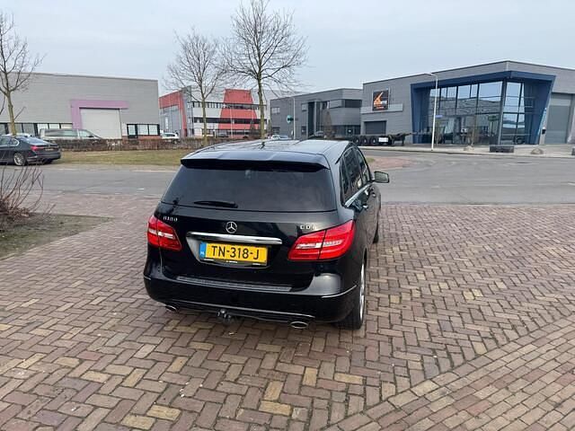 Occasion Mercedes B180 Prestige 109 PK (80 kW) 2015 Zwart MPV