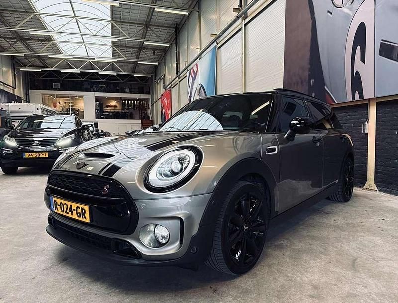 Grijs Occasion 2016 Mini Cooper S Clubman Stationwagen | € 17.900 (Goede deal) - Afbeelding 1/4