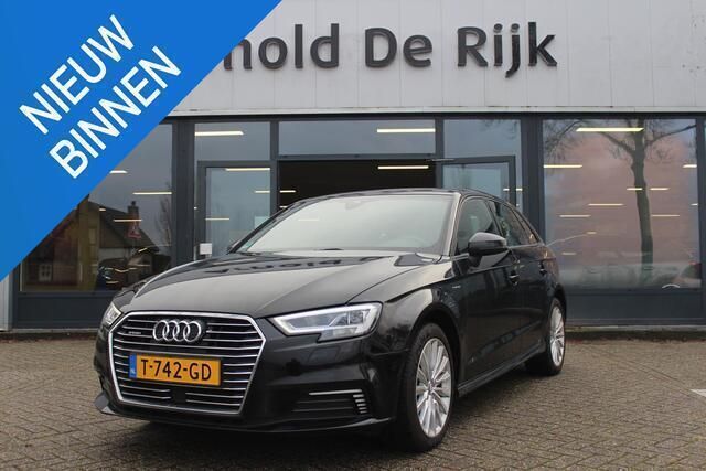 Zwart Gebruikt 2018 Audi A3 Sportback Sport Hatchback | € 19.950 (Eerlijke prijs) - Afbeelding 1/4