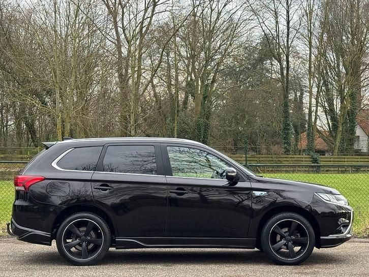 Occasion Mitsubishi Outlander Instyle 121 PK (88 kW) 2015 Zwart SUV