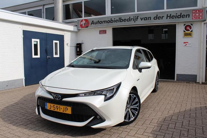 Wit Gebruikt 2020 Toyota Corolla Business Edition Stationwagen | € 22.950 (Eerlijke prijs) - Afbeelding 1/4