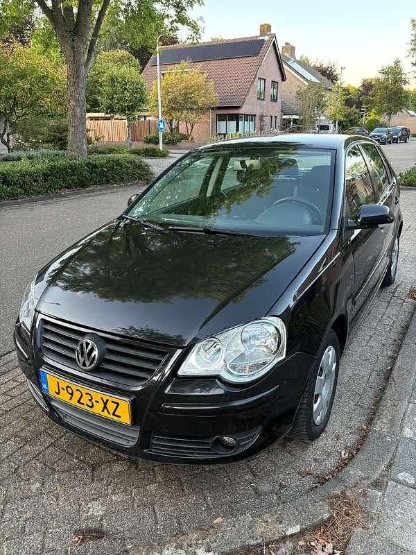 Zwart Gebruikt 2007 VW Polo Trendline Hatchback | € 2.250 (Goede deal) - Afbeelding 1/4