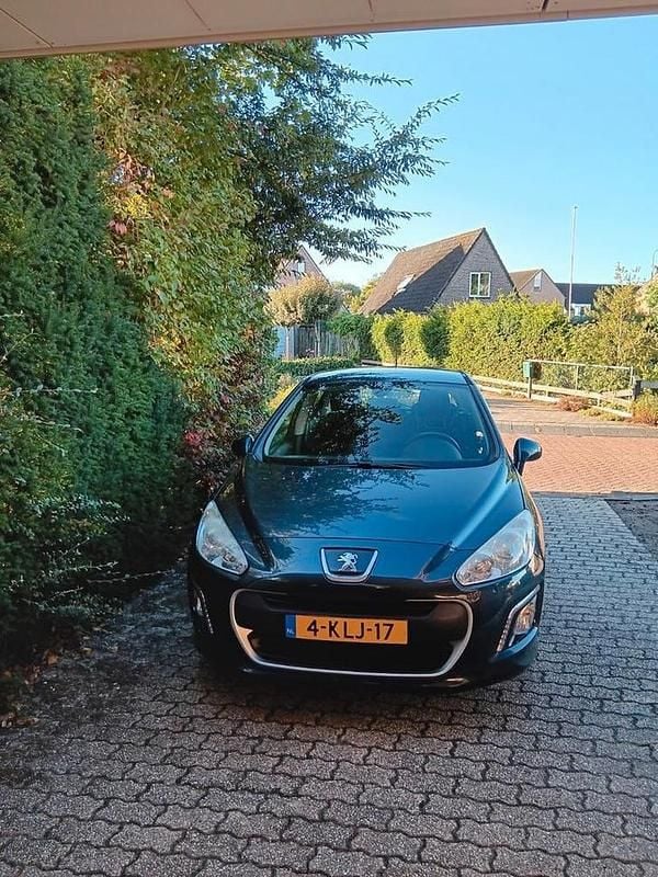 Occasion 2013 Peugeot 308 | € 2.600 (Super prijs) - Afbeelding 1/4