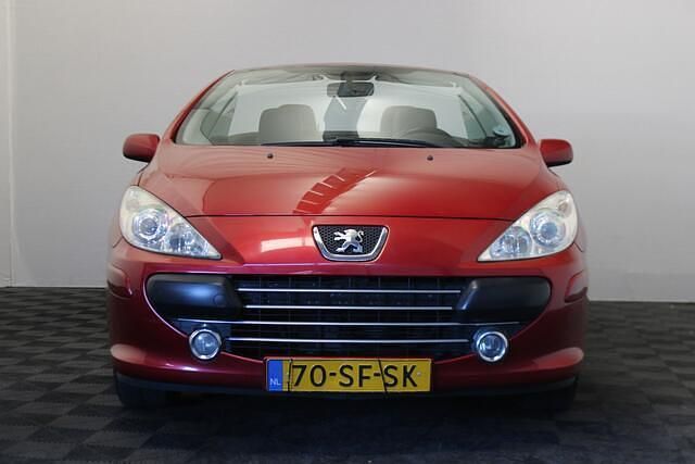 Occasion Peugeot 307 CC 109 PK (80 kW) 2005 Rood (metallic) Cabriolet