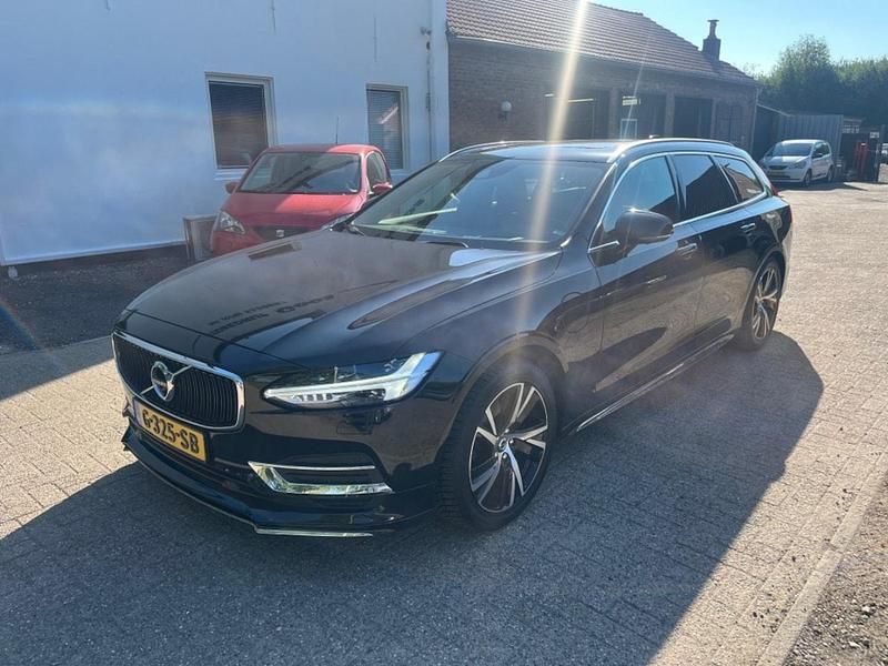 Zwart Gebruikt 2018 Volvo V90 Inscription Stationwagen | € 25.995 (Iets duurder) - Afbeelding 1/4