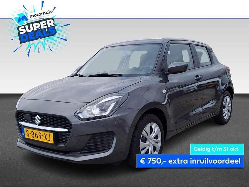 Grijs Gebruikt 2023 Suzuki Swift Comfort Hatchback | € 16.445 (Goede deal) - Afbeelding 1/4