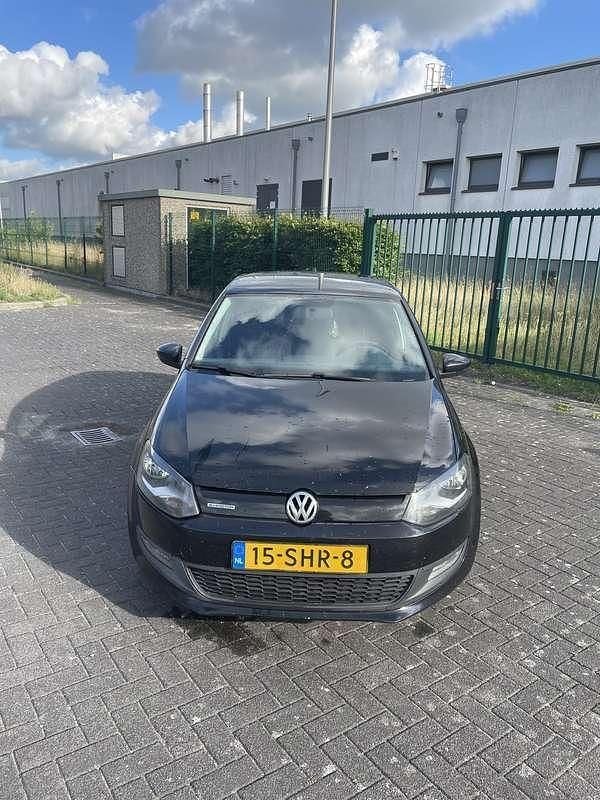 Gebruikt 2011 VW Polo Sedan | € 2.800 (Eerlijke prijs) - Afbeelding 1/4