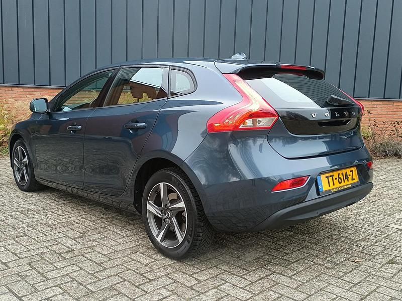 Occasion Volvo V40 123 PK (90 kW) 2018 Blauw Hatchback
