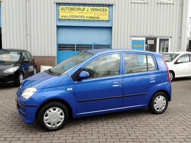 Blauw Gebruikt 2006 Daihatsu Cuore Hatchback | € 1.745 (Eerlijke prijs) - Afbeelding 1/4