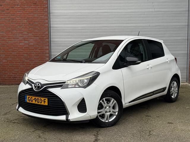 Occasion Toyota Yaris 69 PK (50 kW) 2015 Wit (metallic) Hatchback