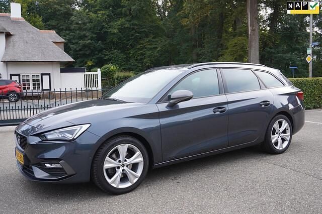 Grijs Gebruikt 2021 Seat Leon Style Stationwagen | € 15.800 (Iets duurder) - Afbeelding 1/4