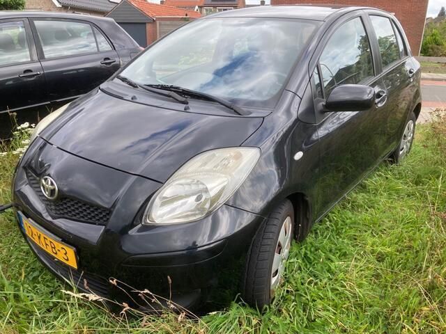 Zwart Gebruikt 2009 Toyota Yaris Hatchback | € 3.500 (Super prijs) - Afbeelding 1/3