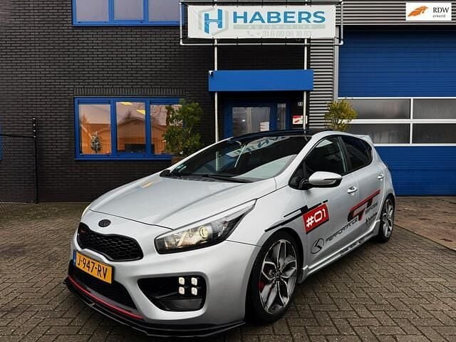 Grijs (metallic) Occasion 2016 Kia Ceed GT GT Hatchback | € 13.945 (Iets duurder) - Afbeelding 1/4