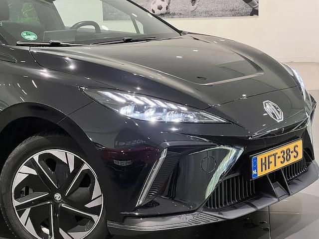 Occasion MG MG4 EV Luxury 150 kW (204 PK) 2023 Zwart Hatchback