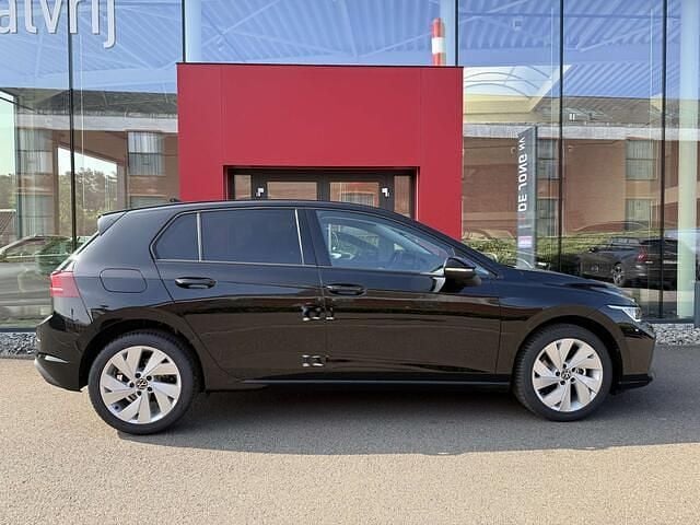 Nieuw VW Golf 2025 Zwart Sedan