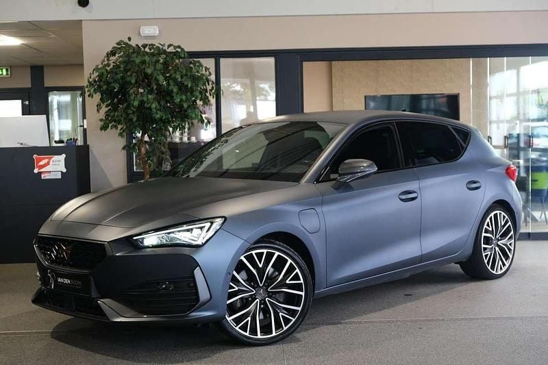 Grijs Gebruikt 2022 Cupra Leon VZ2 Hatchback | € 24.950 (Eerlijke prijs) - Afbeelding 1/4