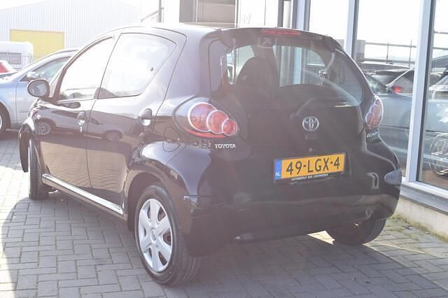 Occasion Toyota Aygo 68 PK (50 kW) 2010 Zwart Hatchback