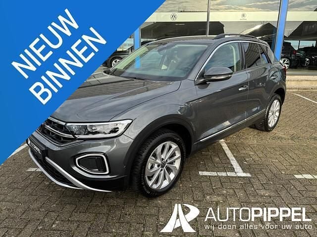 Grijs Gebruikt 2023 VW T-Roc Style SUV | € 29.900 (Super prijs) - Afbeelding 1/4