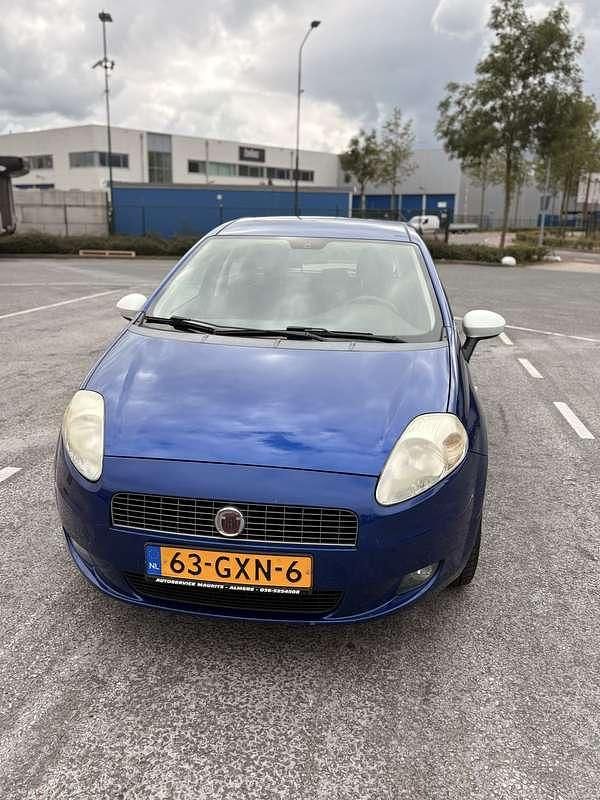 Blauw Gebruikt 2008 Fiat Punto Hatchback | € 2.000 (Eerlijke prijs) - Afbeelding 1/4