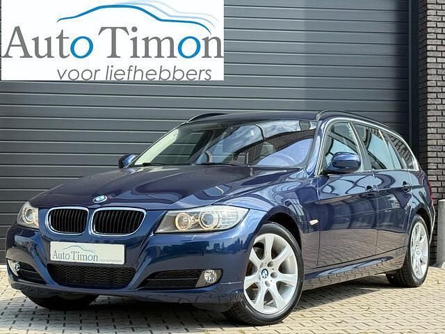 Blauw Occasion 2010 BMW 320 Comfort Edition Stationwagen | € 15.900 - Afbeelding 1/4