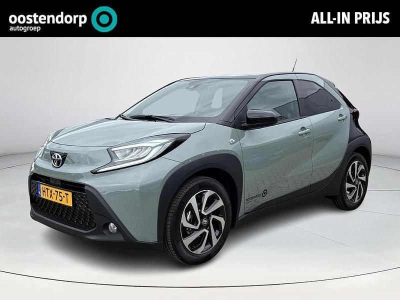 Groen Nieuw 2025 Toyota Aygo X Pulse SUV | € 22.450 - Afbeelding 1/4