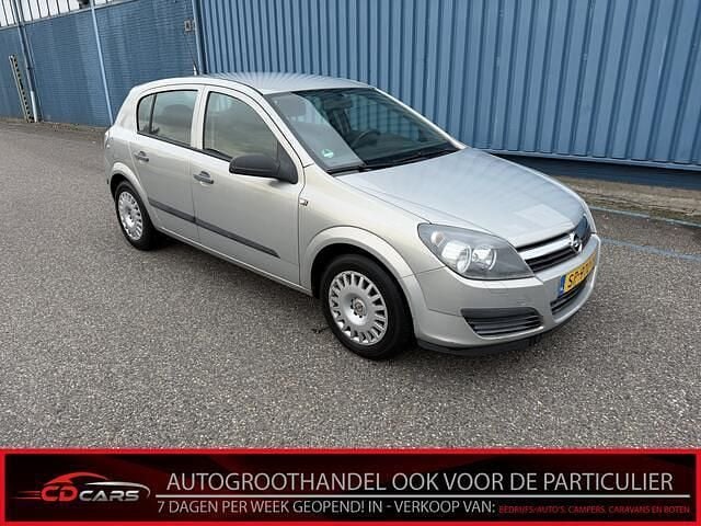 Grijs Gebruikt 2005 Opel Astra Essentia Hatchback | € 1.500 (Super prijs) - Afbeelding 1/4