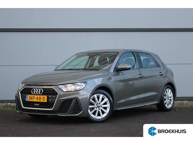 Grijs Occasion 2024 Audi A1 Sportback Advanced Hatchback | € 27.345 - Afbeelding 1/4