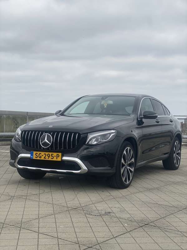 Zwart Gebruikt 2018 Mercedes GLC250 Business Hatchback | € 33.500 (Eerlijke prijs) - Afbeelding 1/4