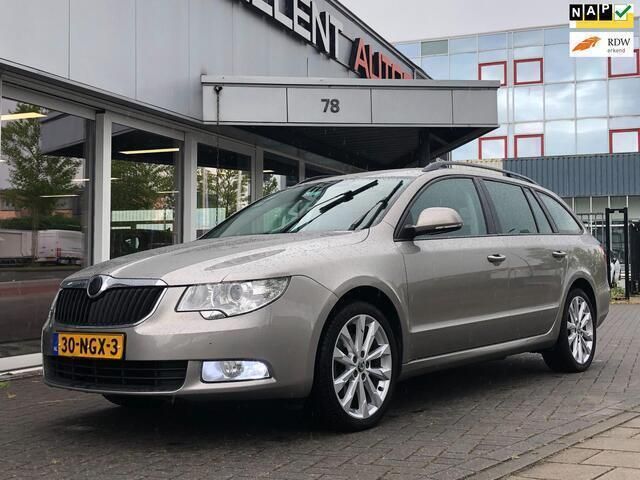 Beige Gebruikt 2010 Skoda Superb Business Line Stationwagen | € 2.950 (Goede deal) - Afbeelding 1/4