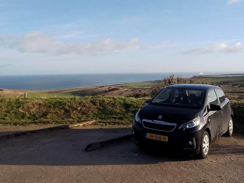 Zwart Gebruikt 2016 Peugeot 108 Active Hatchback | € 5.000 (Goede deal) - Afbeelding 1/4
