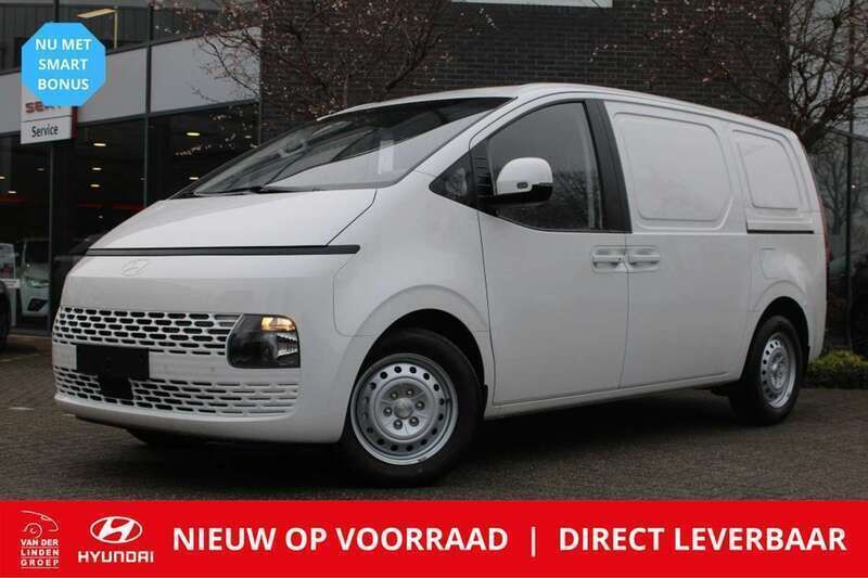 Wit Nieuw 2024 Hyundai Staria Van | € 27.900 - Afbeelding 1/4