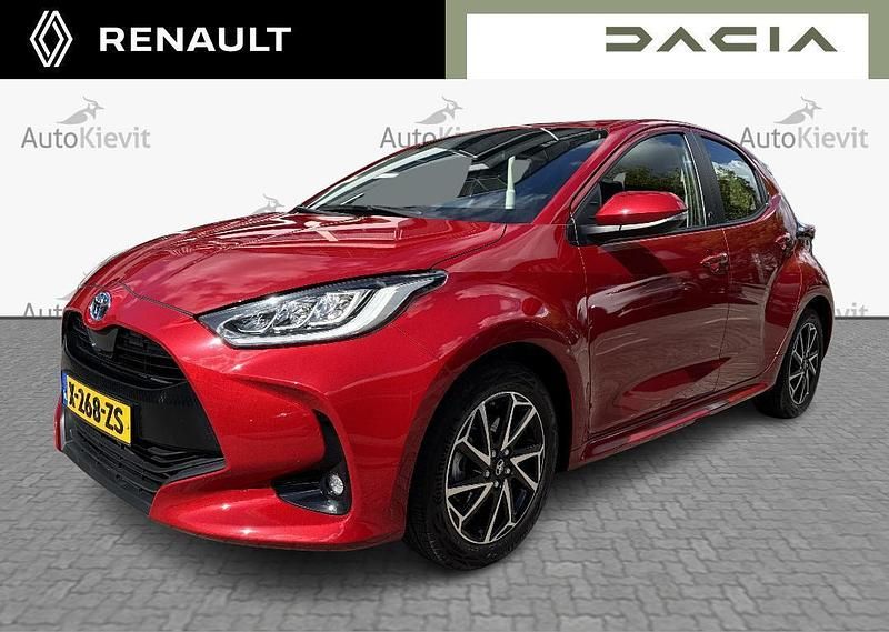 Rood Gebruikt 2024 Toyota Yaris Hybrid Hatchback | € 21.950 (Goede deal) - Afbeelding 1/3