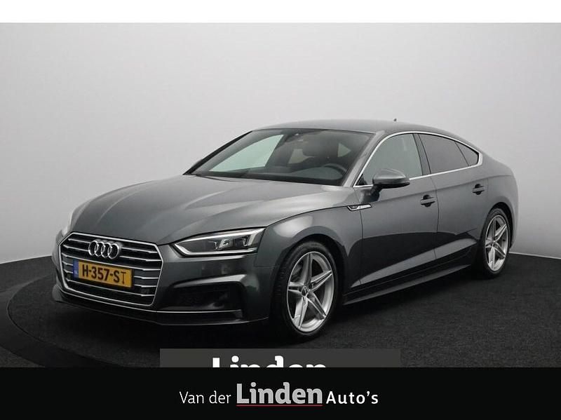Grijs Gebruikt 2020 Audi A5 S-Line Coupé | € 26.950 (Goede deal) - Afbeelding 1/4