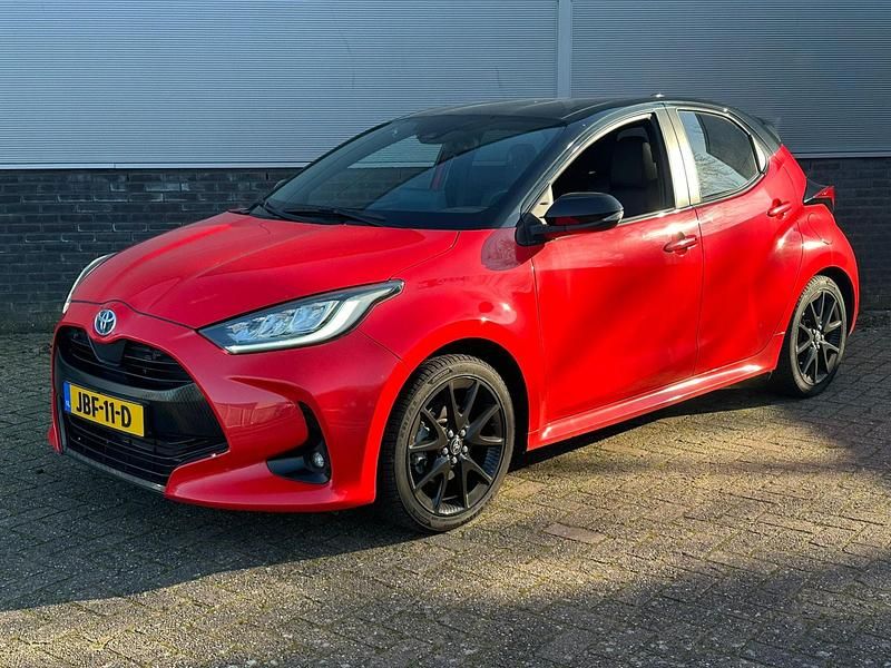 Occasion Toyota Yaris Executive 116 PK (85 kW) 2024 Rood Hatchback