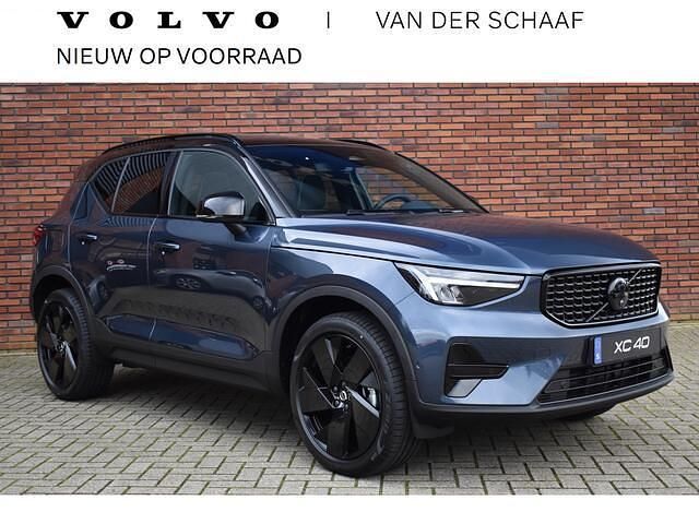 Blauw Nieuw 2025 Volvo XC40 Plus SUV | € 59.259 - Afbeelding 1/4