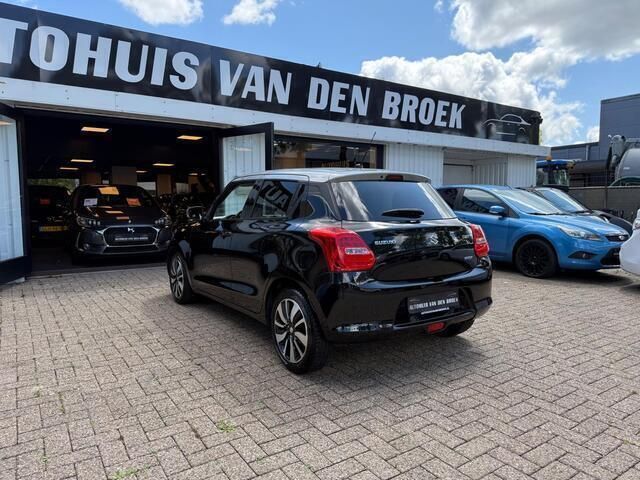 Zwart Gebruikt 2017 Suzuki Swift Hatchback | € 13.945 (Iets duurder) - Afbeelding 1/4