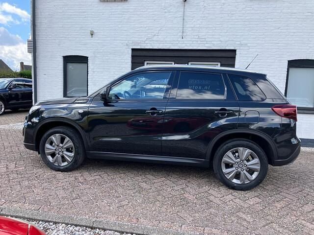 Zwart Gebruikt 2024 Suzuki Vitara Style SUV | € 27.000 (Goede deal) - Afbeelding 1/3