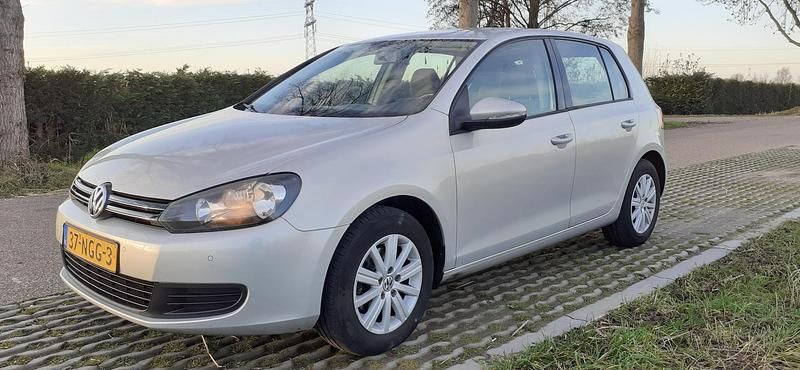 Grijs Gebruikt 2010 VW Golf VI Highline Hatchback | € 3.900 (Goede deal) - Afbeelding 1/4