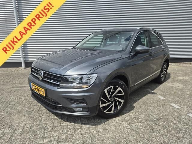 Grijs Gebruikt 2019 VW Tiguan Life SUV | € 25.888 (Eerlijke prijs) - Afbeelding 1/4