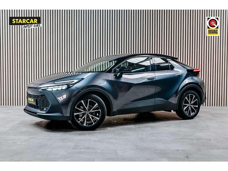 Grijs Gebruikt 2024 Toyota C-HR SUV | € 32.495 (Super prijs) - Afbeelding 1/4