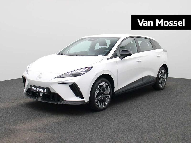 Wit Nieuw 2025 MG MG4 EV Hatchback | € 27.450 (Goede deal) - Afbeelding 1/3