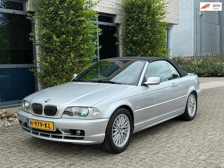 Occasion 2002 BMW 318 Cabriolet | € 4.750 (Eerlijke prijs) - Afbeelding 1/4