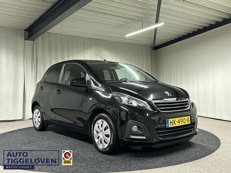 Zwart Gebruikt 2015 Peugeot 108 Active Hatchback | € 6.645 (Eerlijke prijs) - Afbeelding 1/4