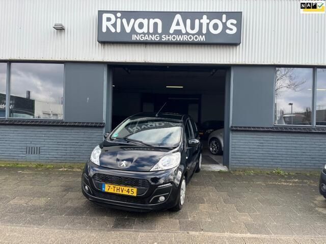 Zwart Gebruikt 2014 Peugeot 107 Active Hatchback | € 4.950 (Iets duurder) - Afbeelding 1/4