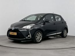 Zwart Gebruikt 2018 Toyota Yaris Plus Hatchback | € 14.980 (Goede deal) - Afbeelding 1/3