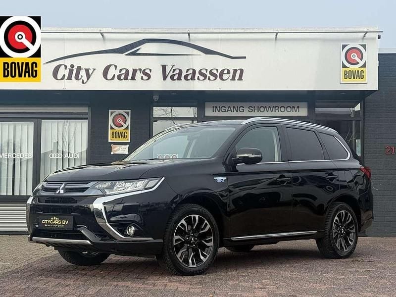 Occasion Mitsubishi Outlander P-HEV 203 PK (149 kW) 2017 Zwart SUV